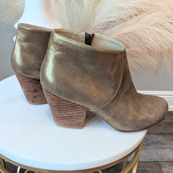 FORTRESS OF INCA Gold Ankle Booties Sleek Modern Design - Picture 6 of 8